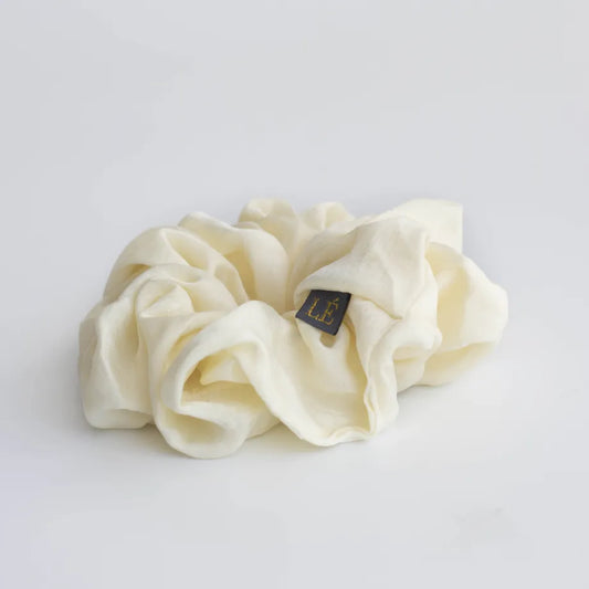Bella MEGA Scrunchie i Creme