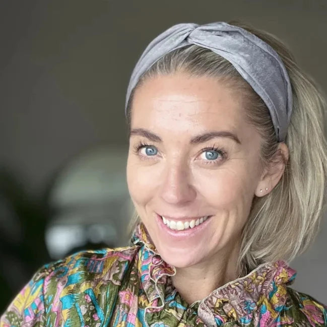 Valerie Bella hårbøjle i Grå