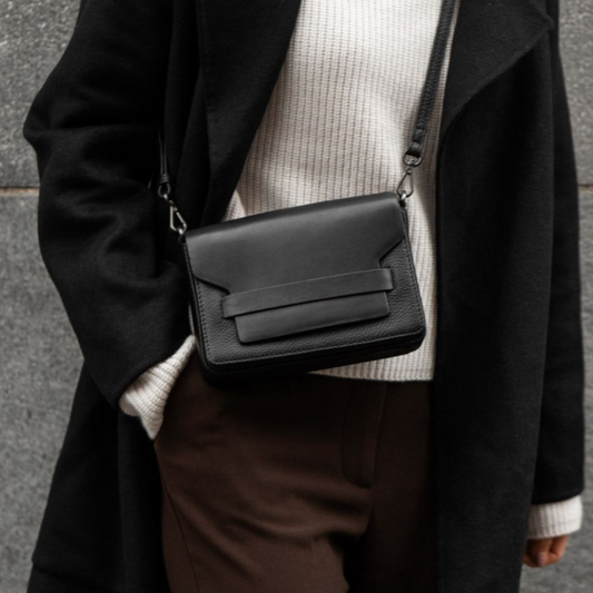 Vanya, Crossbody, Grain, Black
