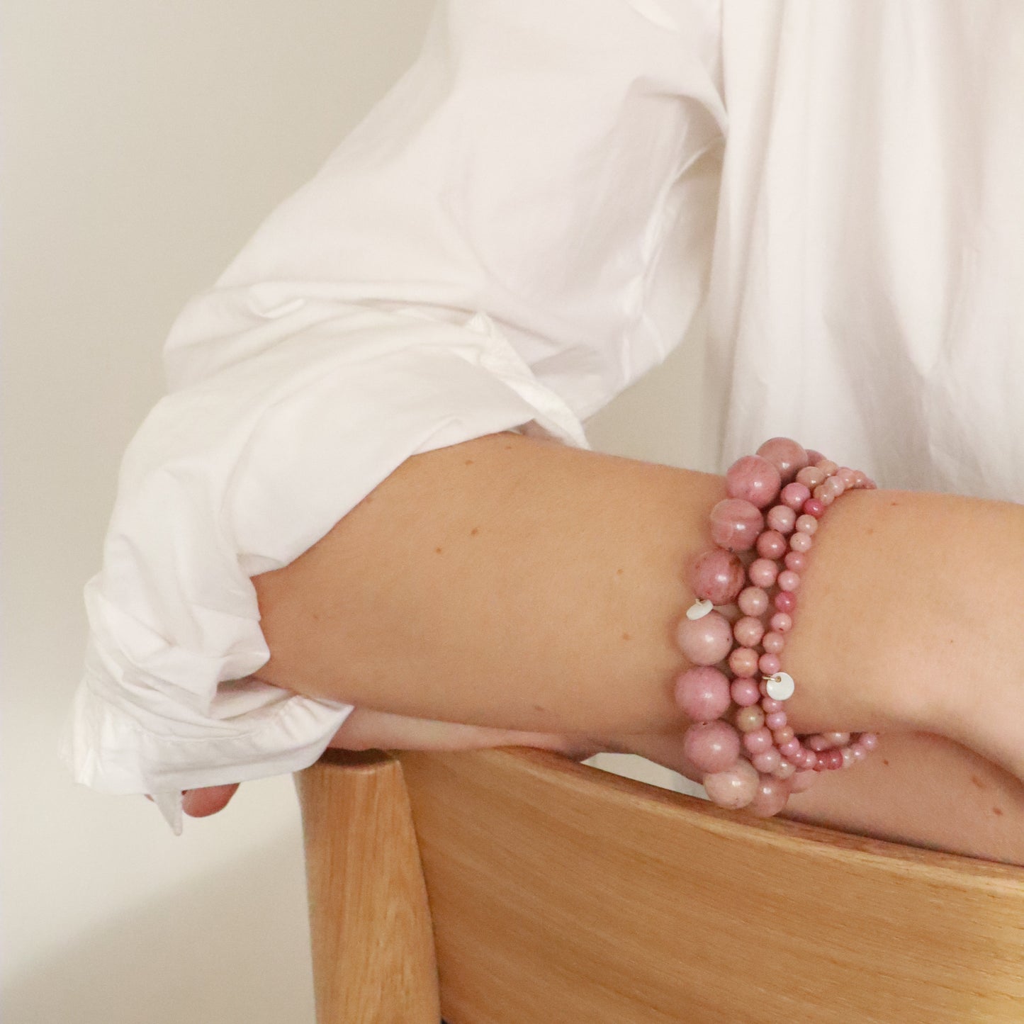 Essential Rhodonit Stretch Armbånd - 6 mm