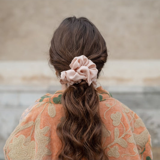 Isabella Scrunchie i Beige