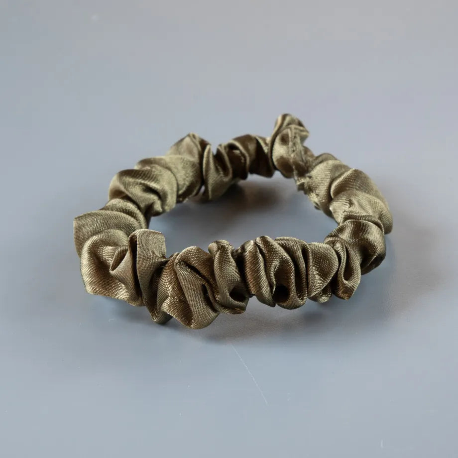 Lula Petit Scrunchie i Army Grøn